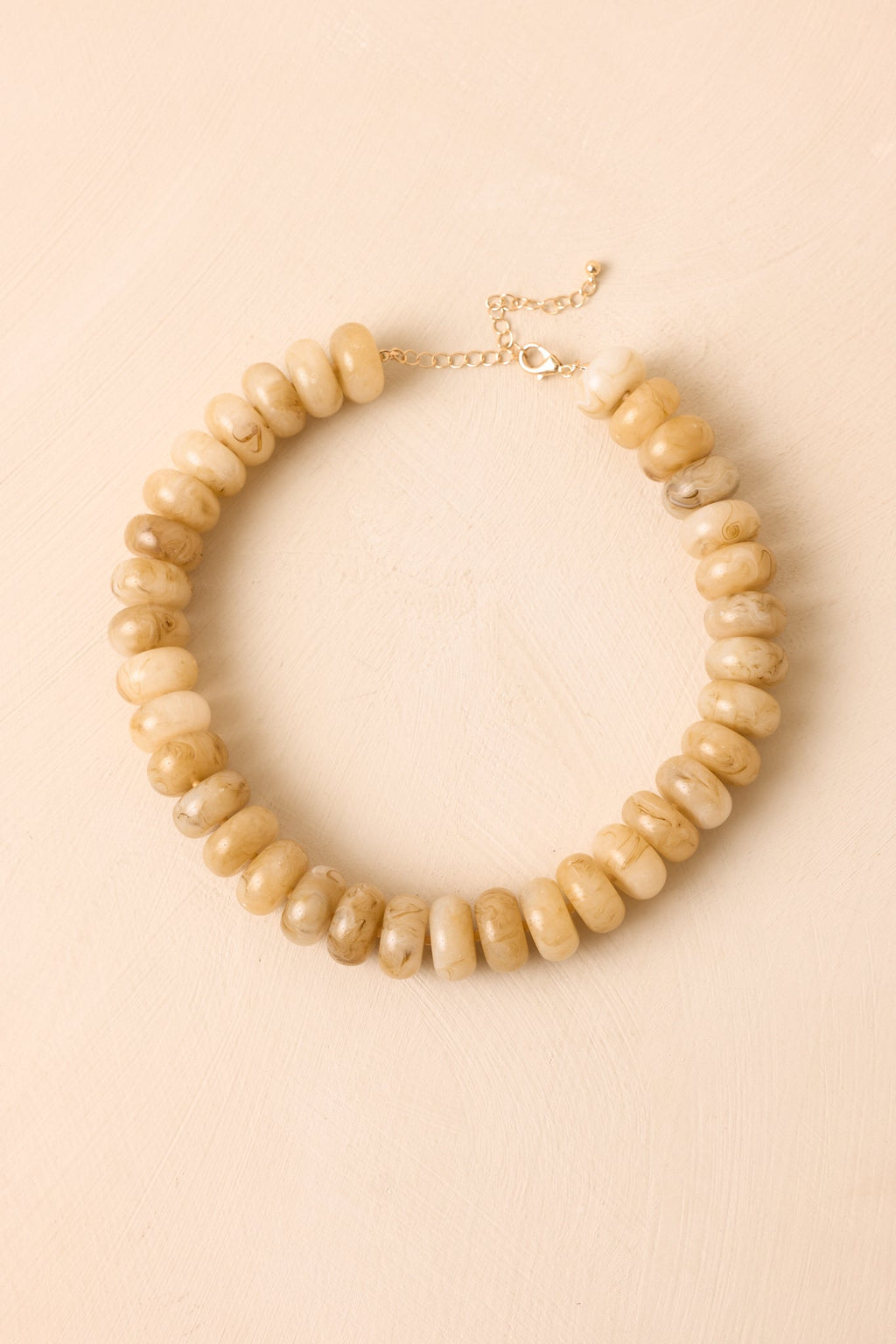 Collar llamativo de cuentas de mármol beige Maravilla Natural