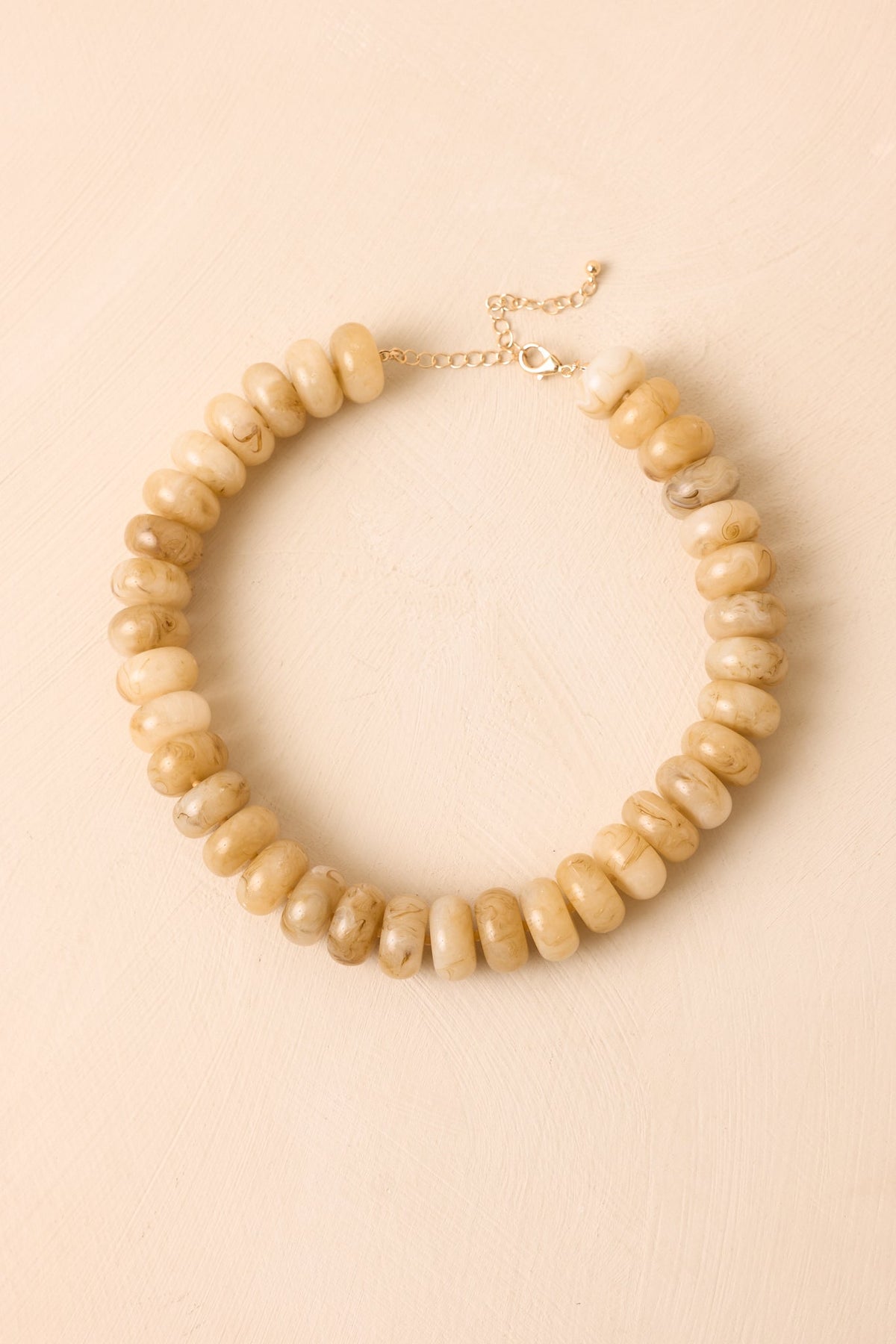 Collar llamativo de cuentas de mármol beige Maravilla Natural