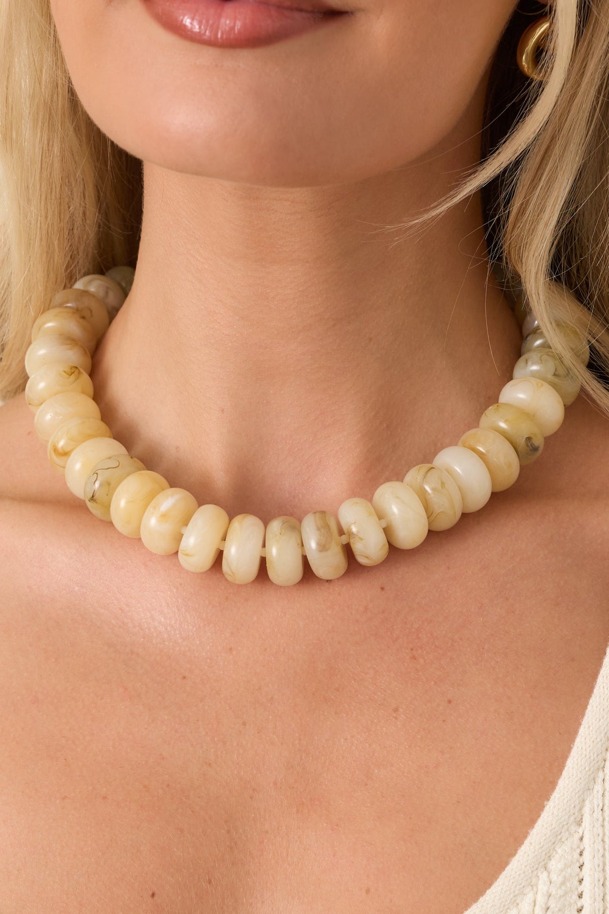 Collar llamativo de cuentas de mármol beige Maravilla Natural