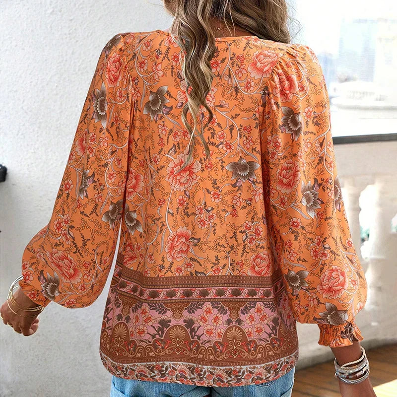 Blusa floral elegante para mujer con corte