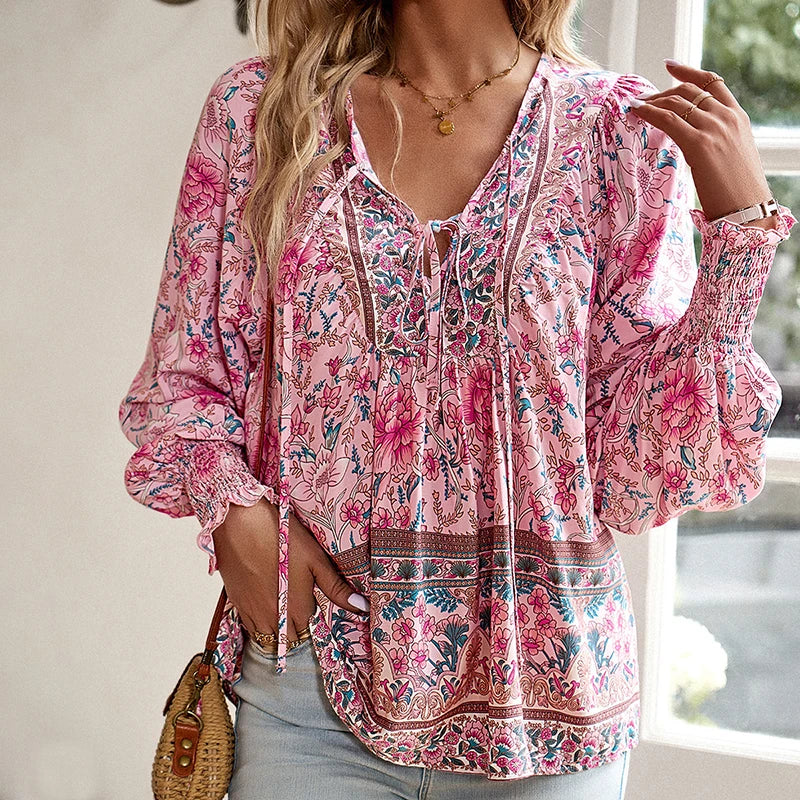 Blusa floral elegante para mujer con corte