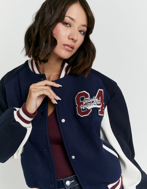 Chaqueta azul estampada