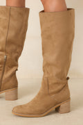 Botas altas hasta la rodilla de ante sintético color tostado For Good Reason