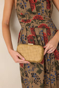 Bolso de mano de rafia tejida
