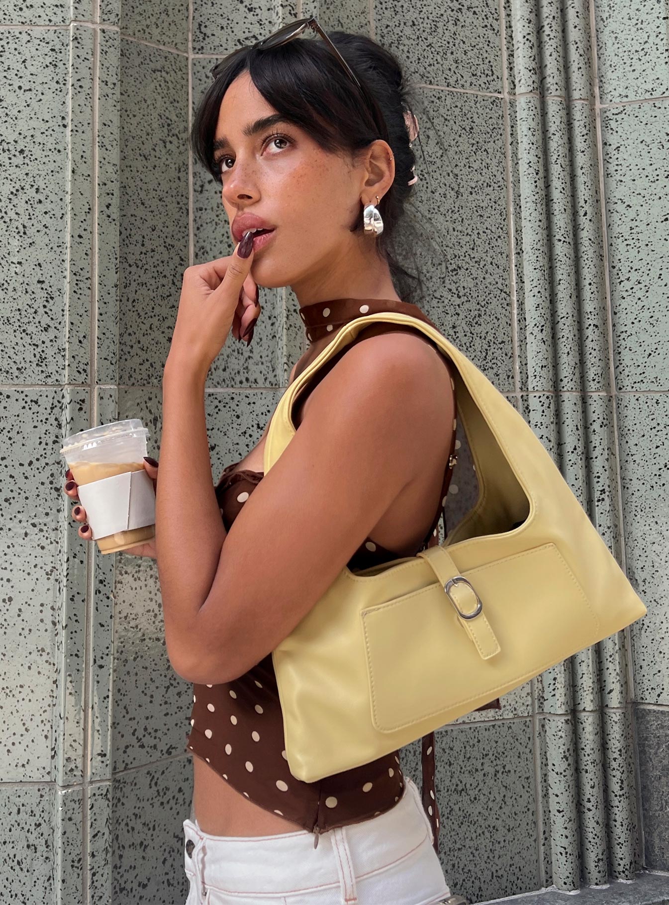 Bolso color mantequilla