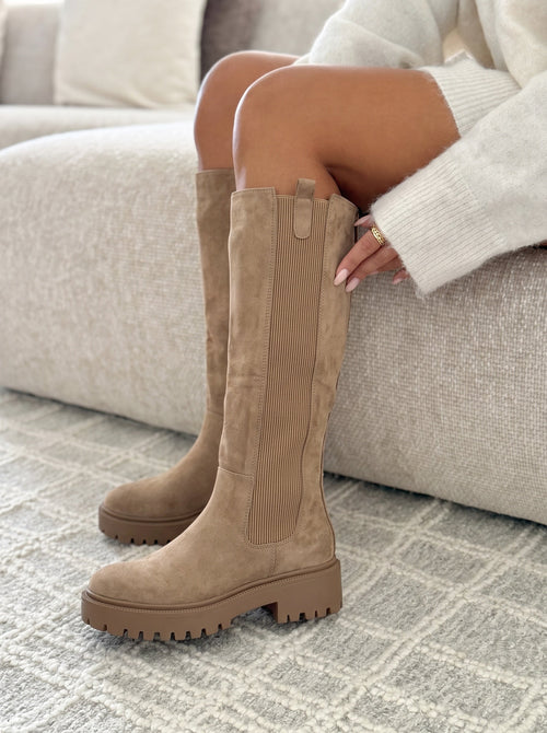 Botas altas cómodas con elástico color topo