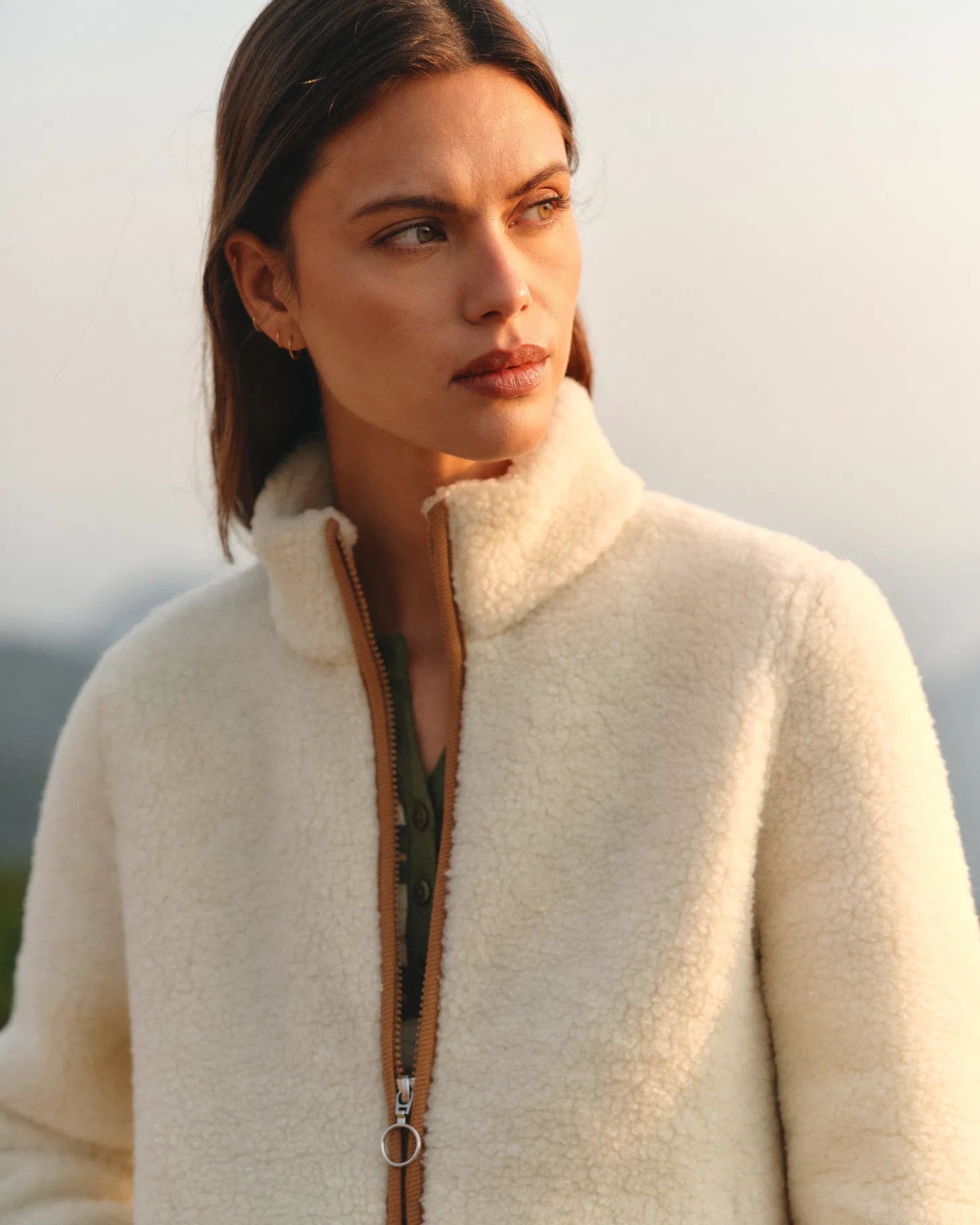 Chaqueta polar suave color crudo - foto 8