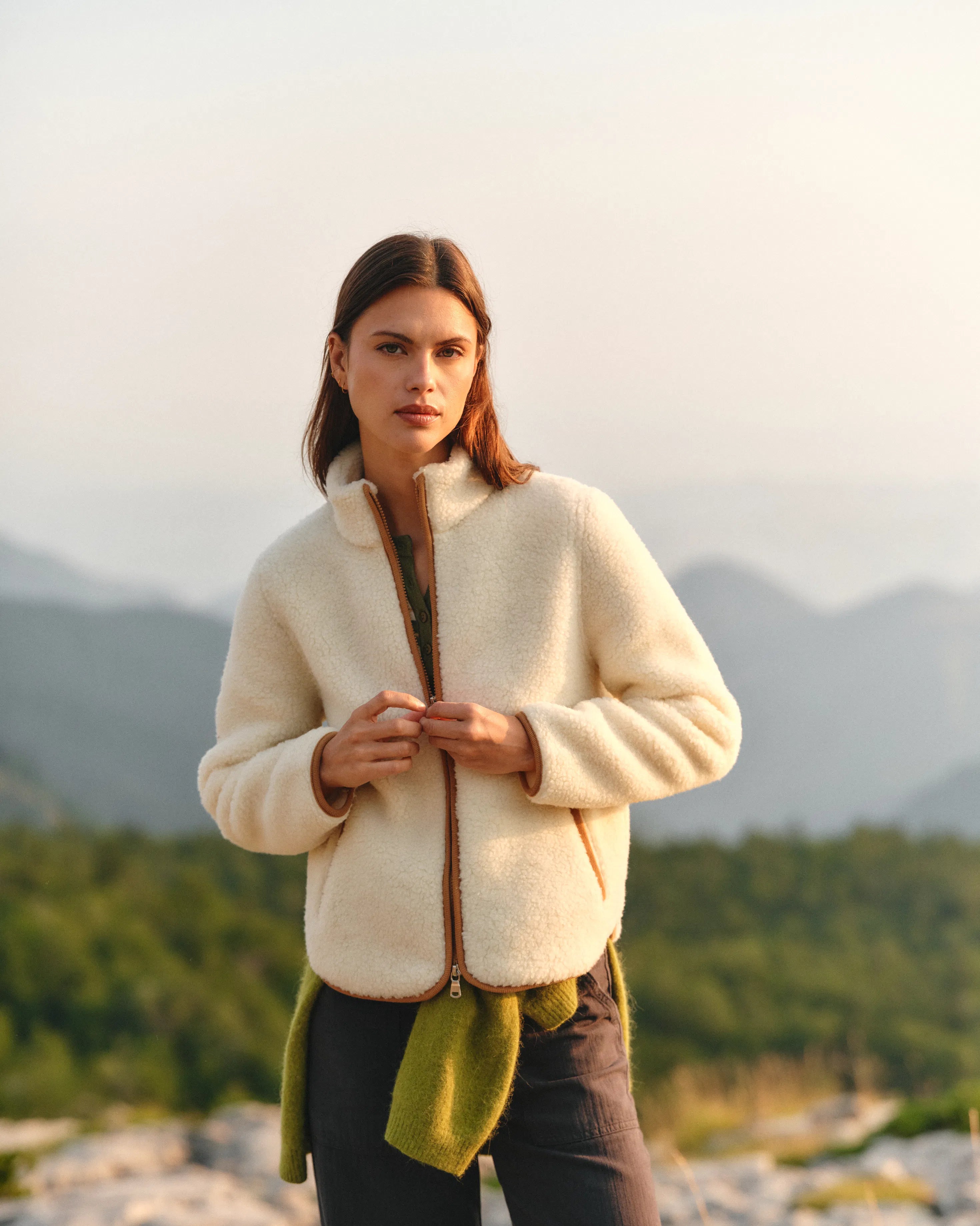Chaqueta polar suave color crudo - foto 9