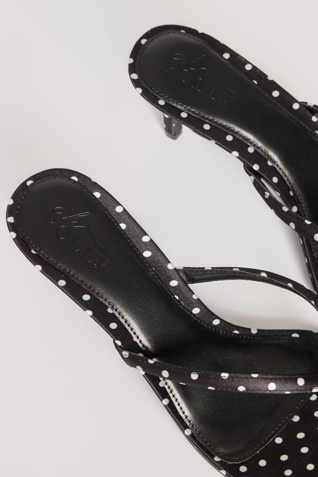 Sandalias de satén negras