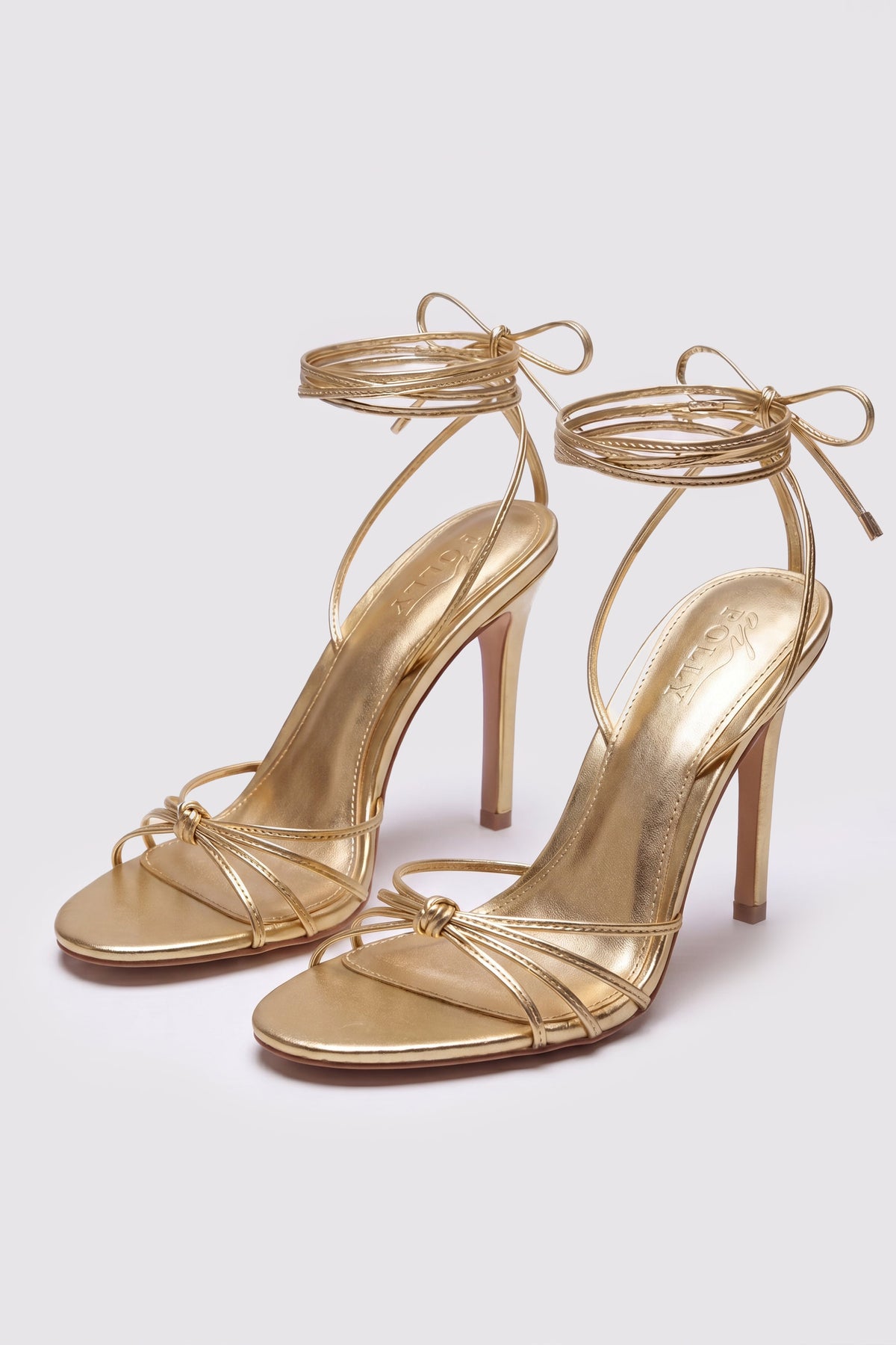 Sandalias elegantes de tacón