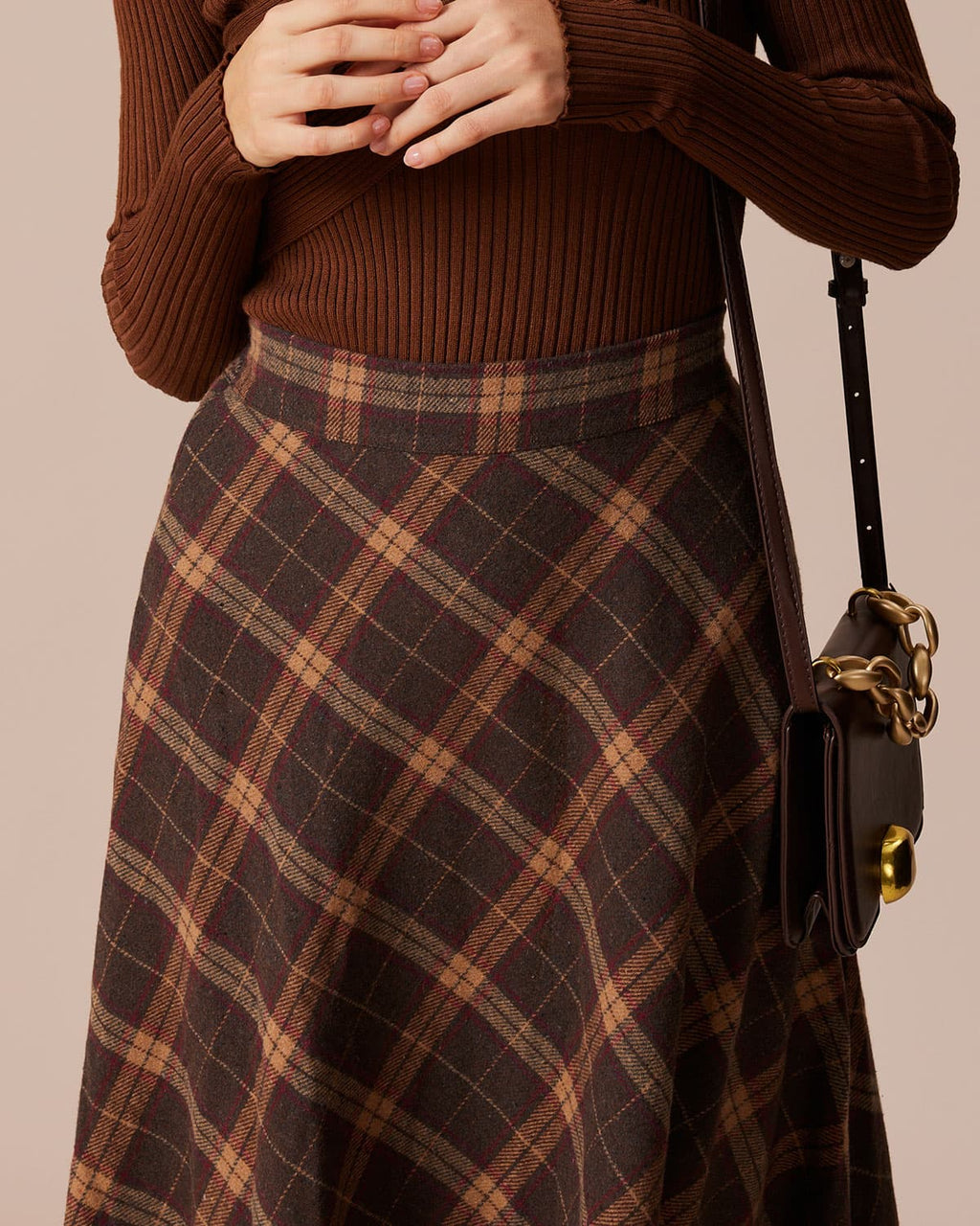 Falda midi de cuadros marrones, corte evasé y cintura elástica cómoda