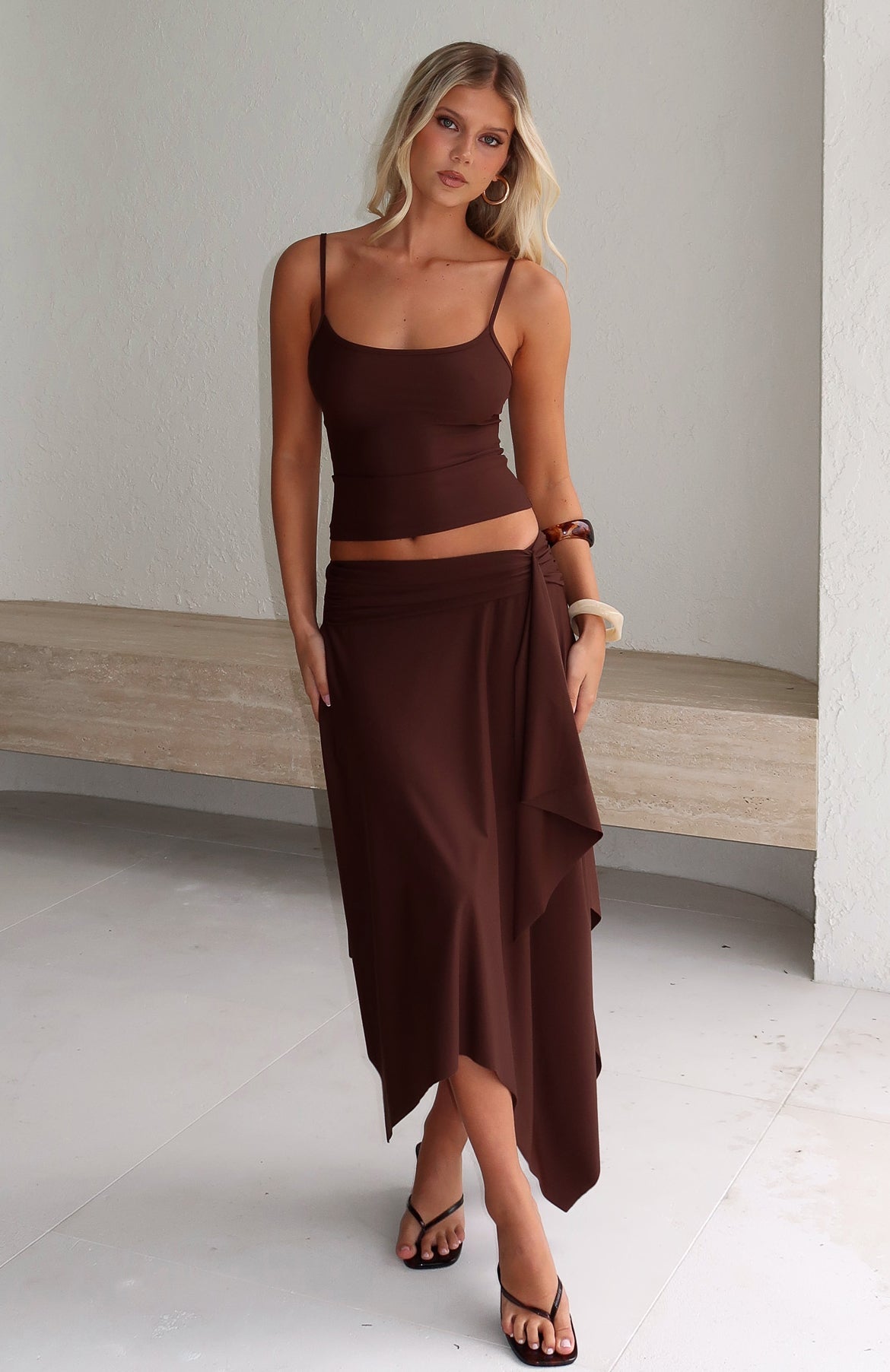 Falda midi color chocolate