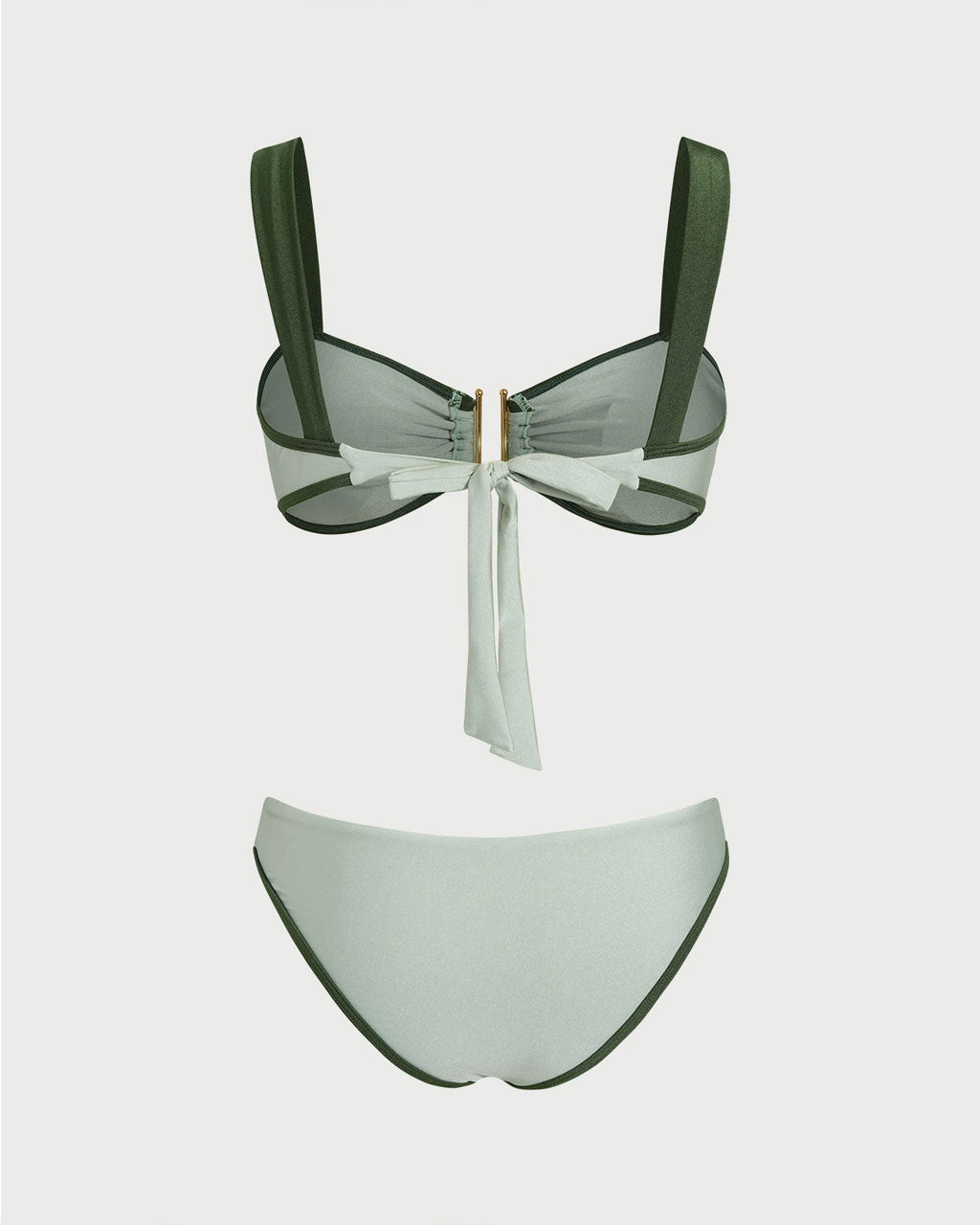 Elegante conjunto de bikini bandeau verde con detalles en contraste