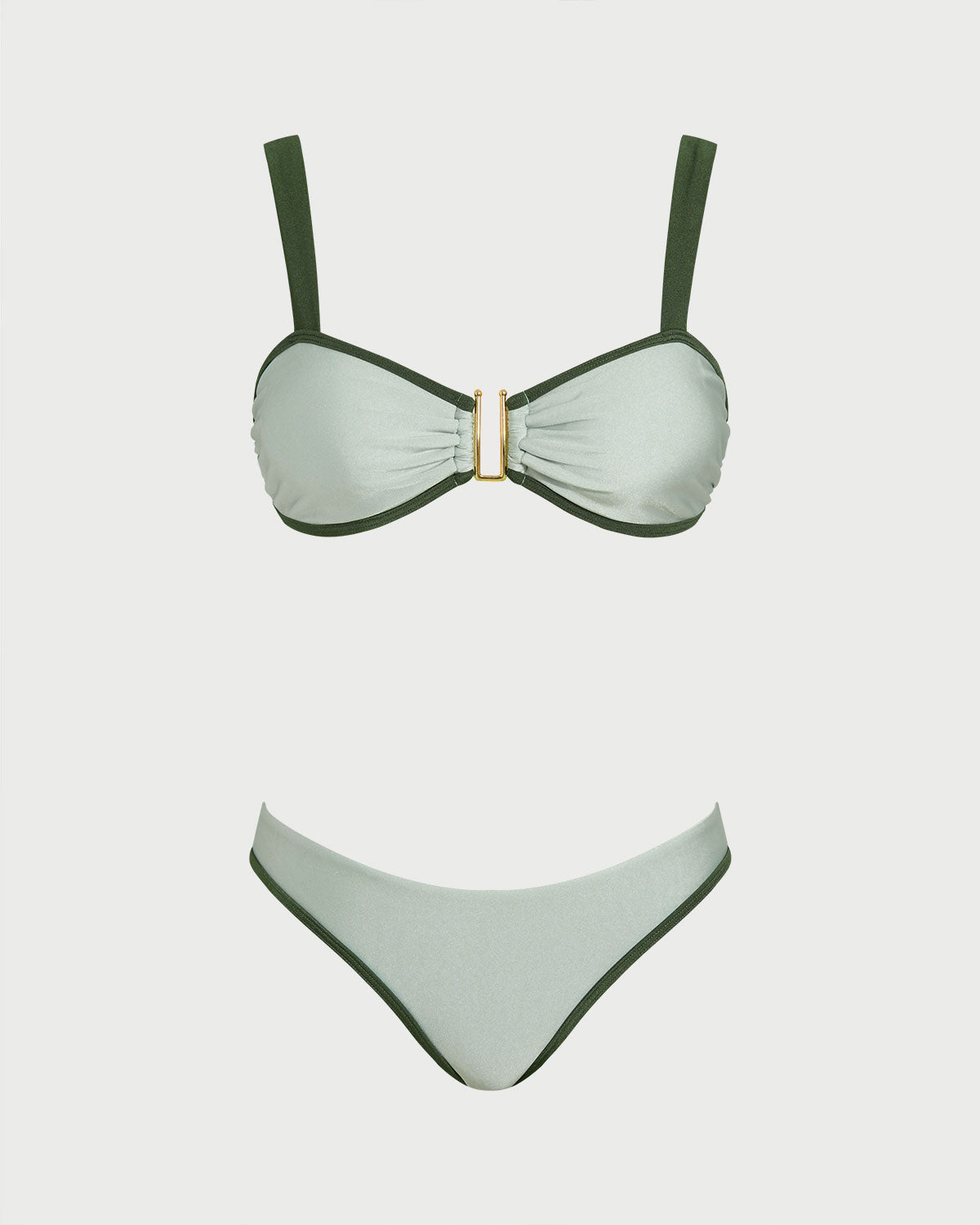 Elegante conjunto de bikini bandeau verde con detalles en contraste