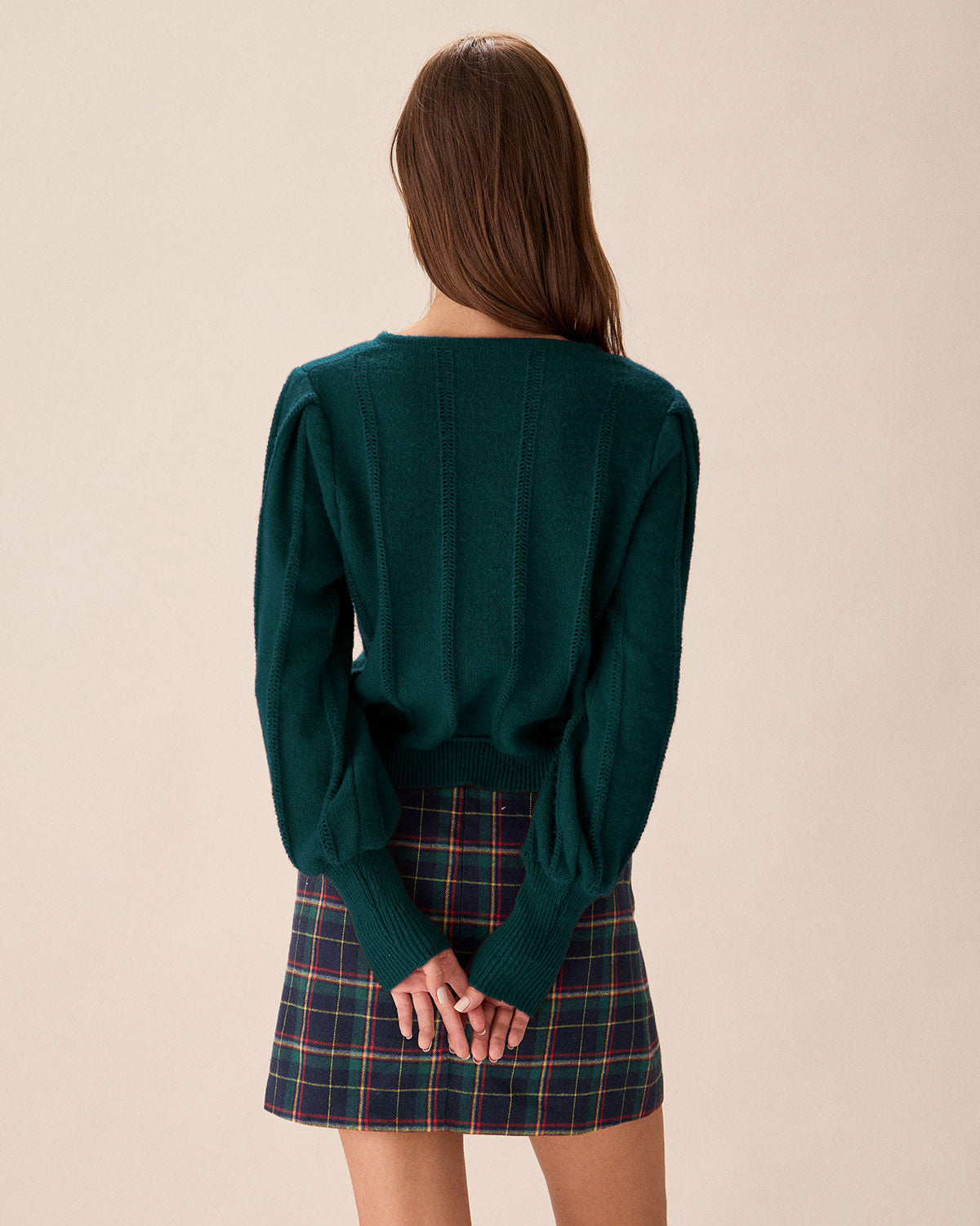 Elegante cárdigan de punto verde esmeralda con mangas de farol