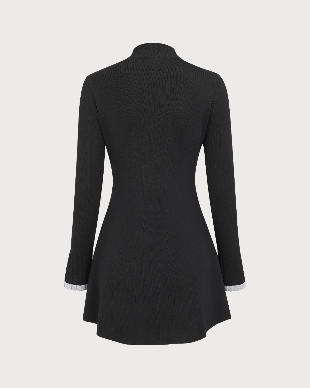 Vestido mini de suéter negro de manga larga en contraste