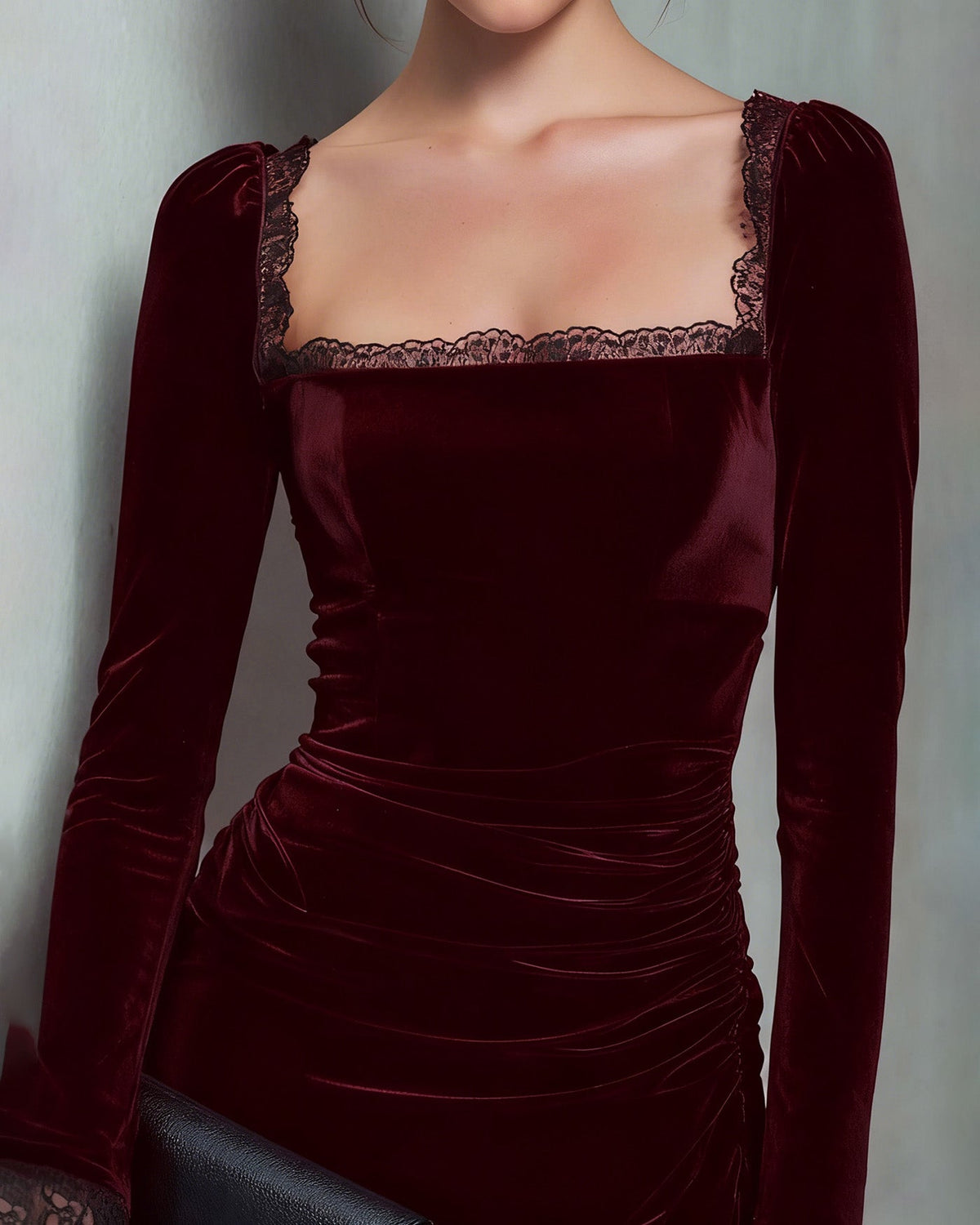 Vestido mini de terciopelo rojo vino con escote cuadrado