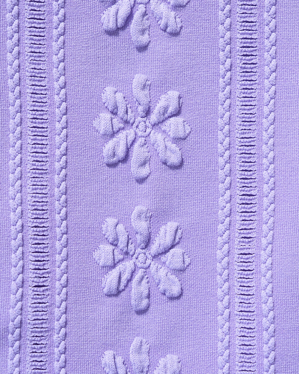 Conjunto de bikini morado con estampado floral, escote en U y cordón ajustable