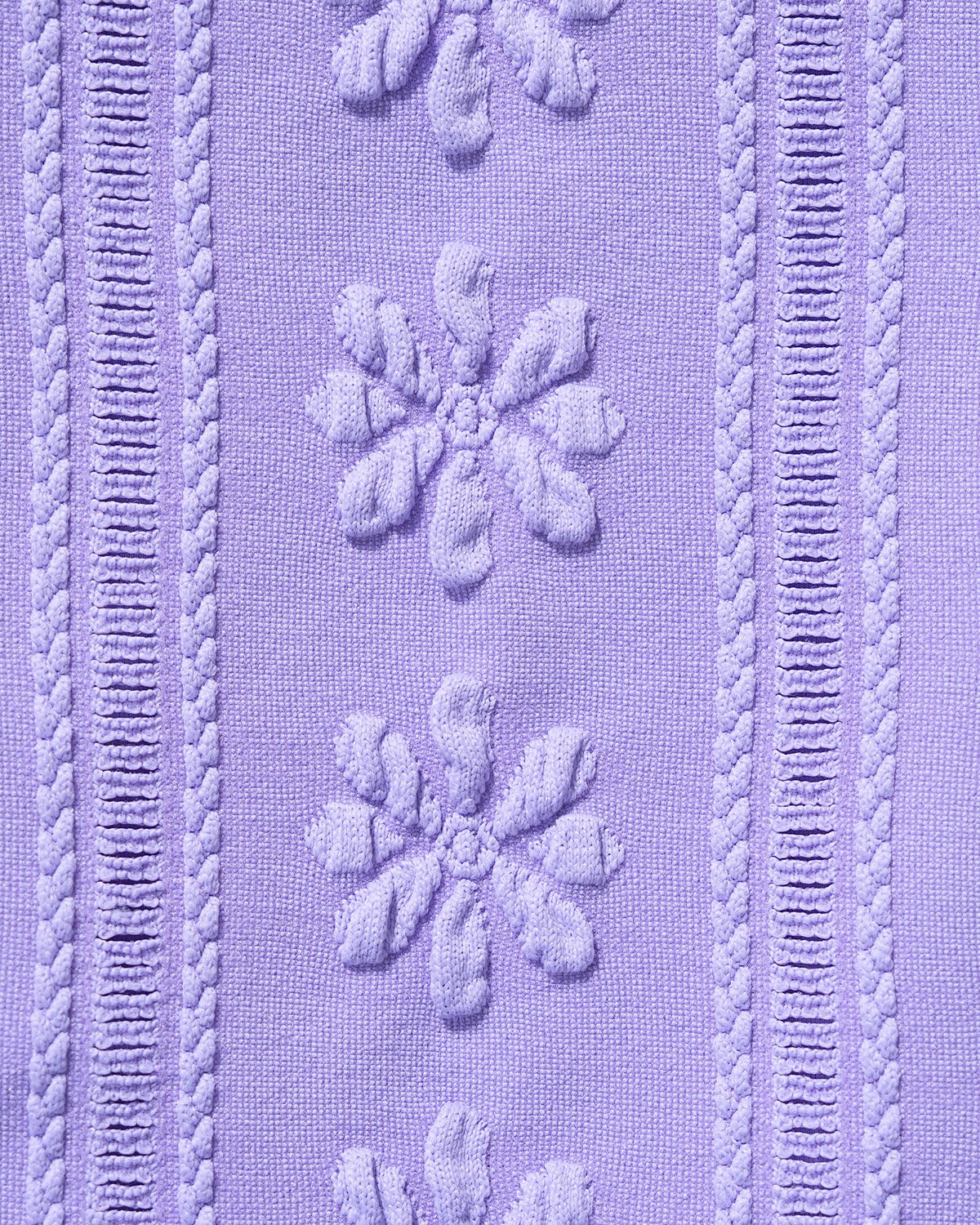 Conjunto de bikini morado con estampado floral, escote en U y cordón ajustable