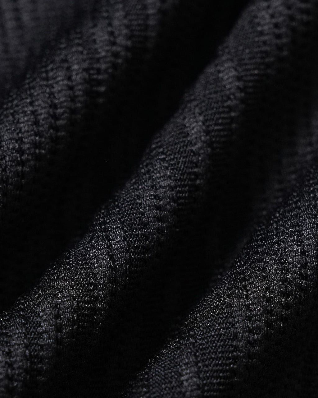 Conjunto de bikini negro con textura y cintura natural