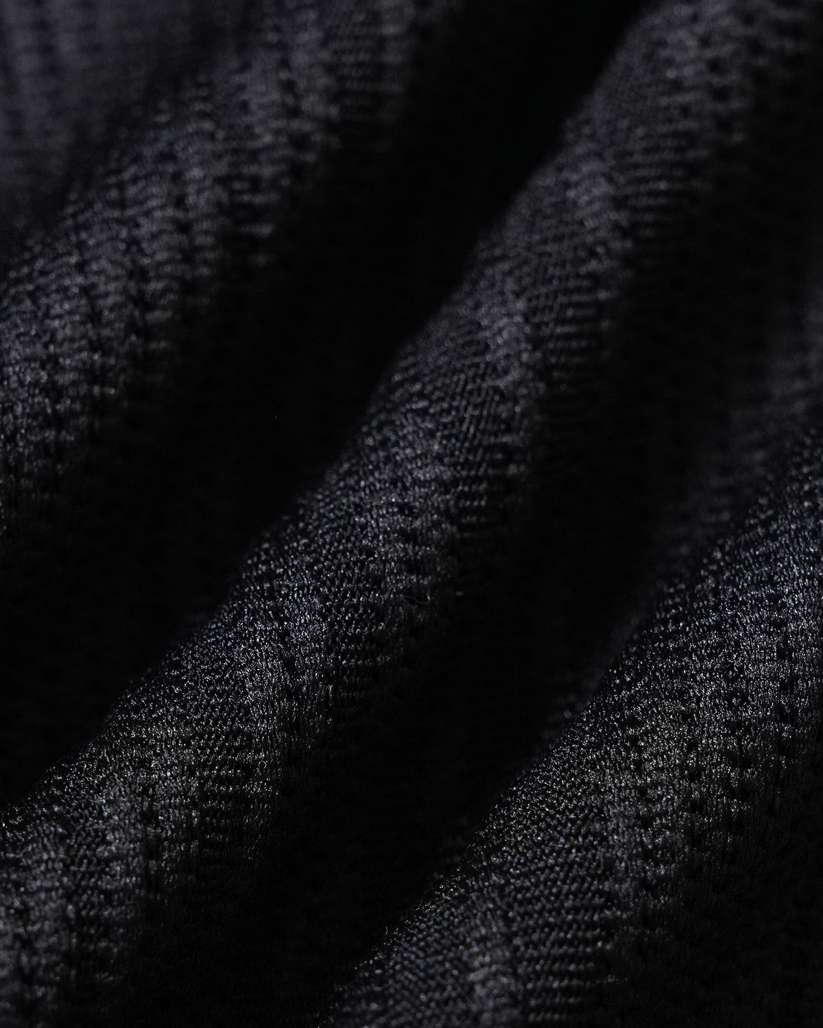 Conjunto de bikini negro con textura y cintura natural