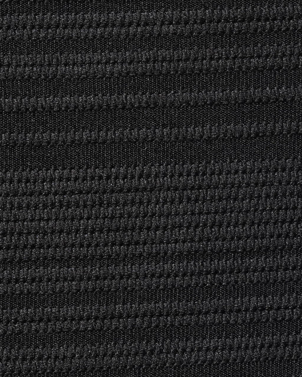 Conjunto de bikini negro con textura y cintura natural