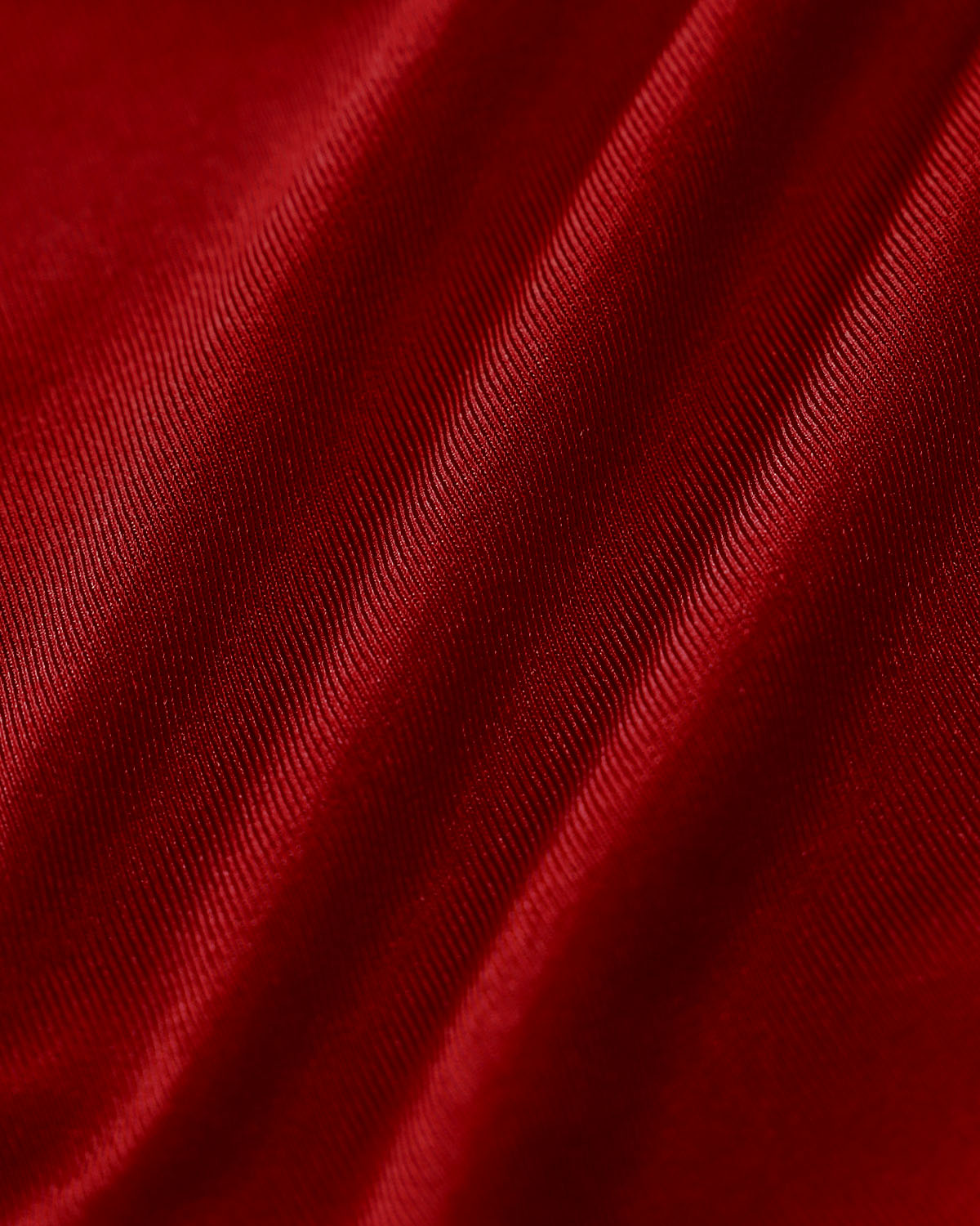 Elegante conjunto de bikini triangular rojo de tiro bajo
