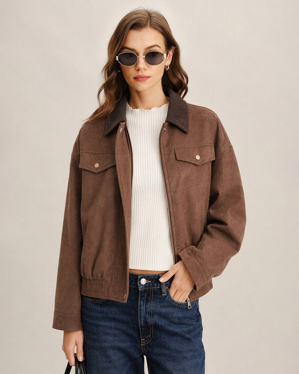 Chaqueta marrón lisa con botones y cremallera
