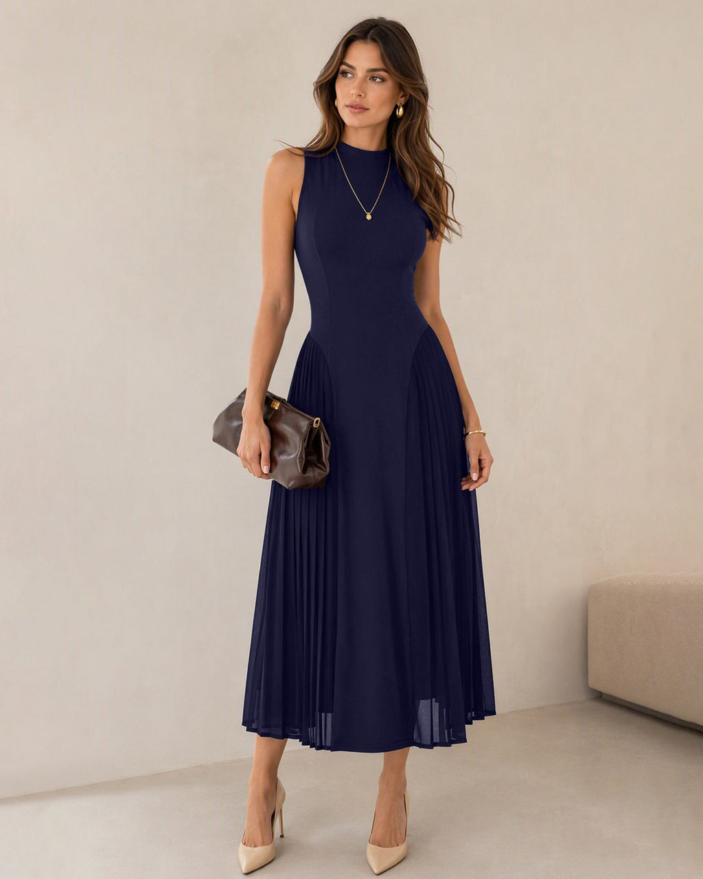 Vestido elegante de gasa azul marino