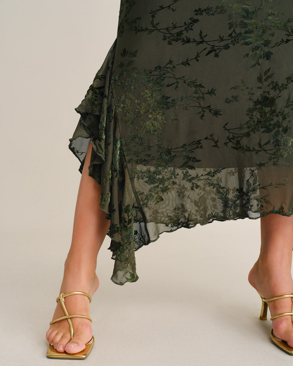 Vestido de malla verde con estampado floral