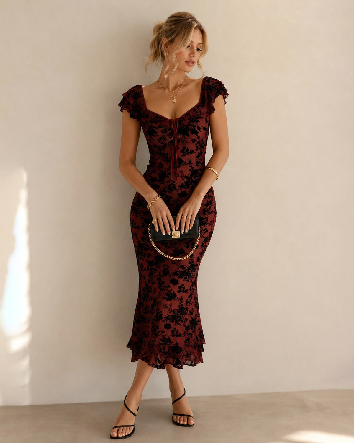 Vestido elegante de sirena con volantes