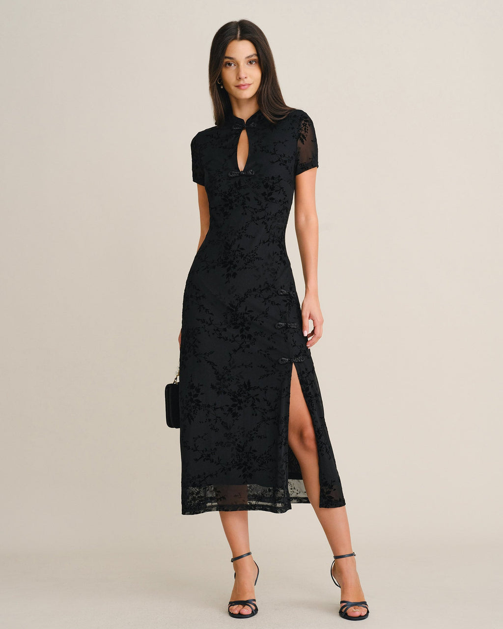Vestido elegante negro de malla floral