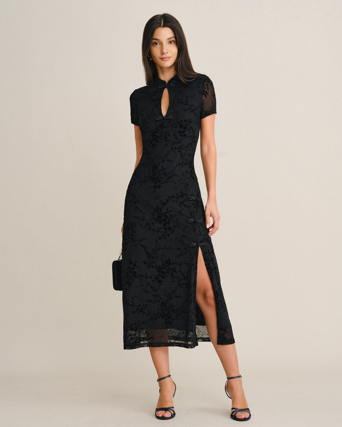 Vestido elegante negro de malla floral