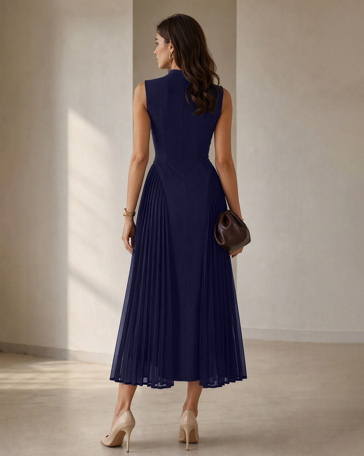 Vestido elegante de gasa azul marino