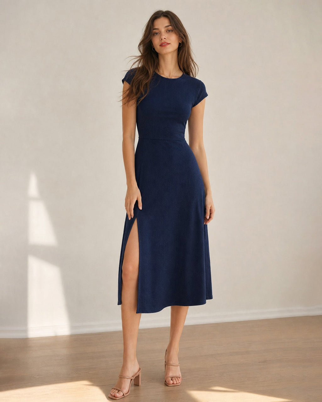 Vestido azul marino con espalda descubierta