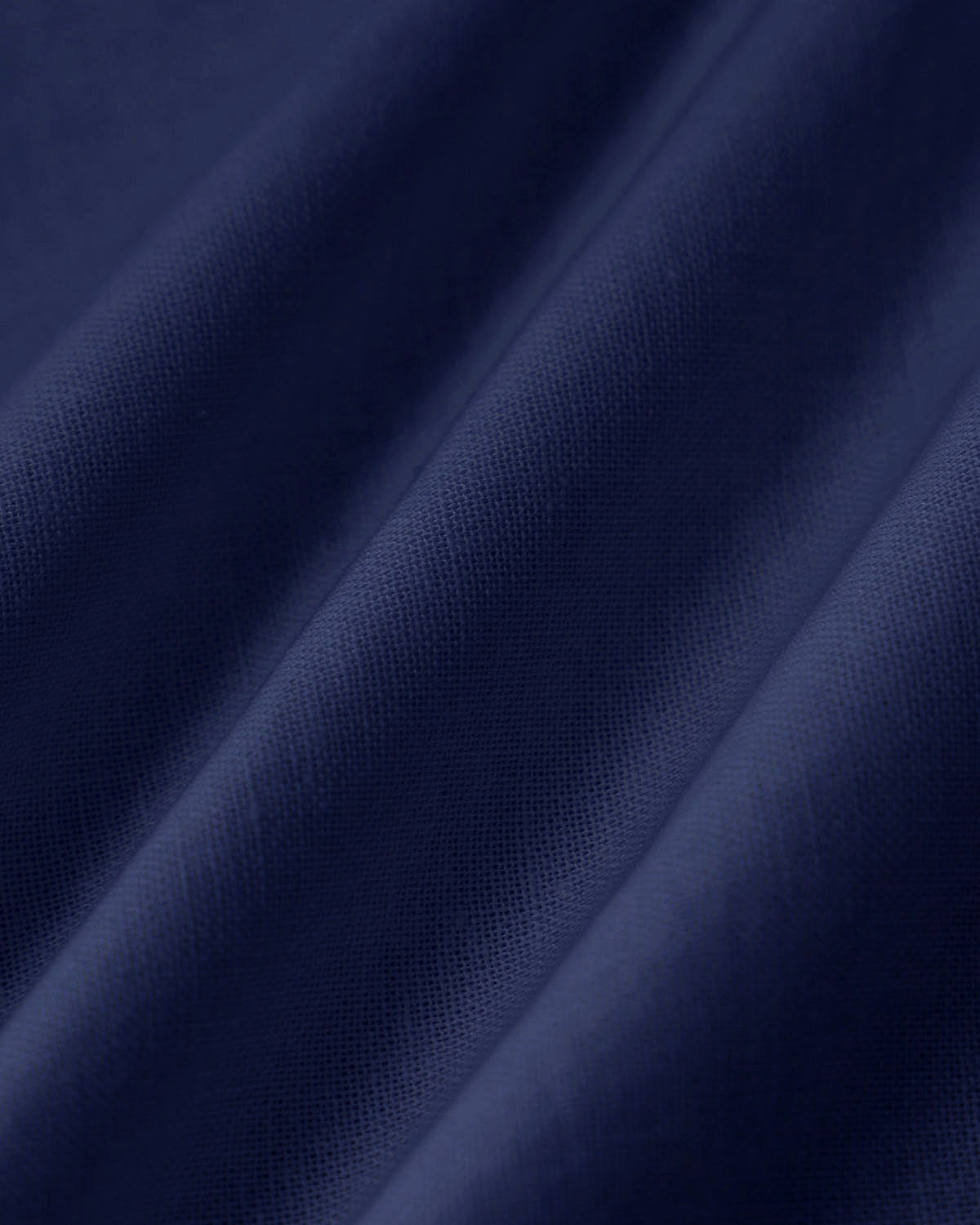 Blusa azul marino con escote cuadrado
