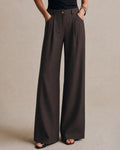 Pantalones con bolsillos y cierre con botones
