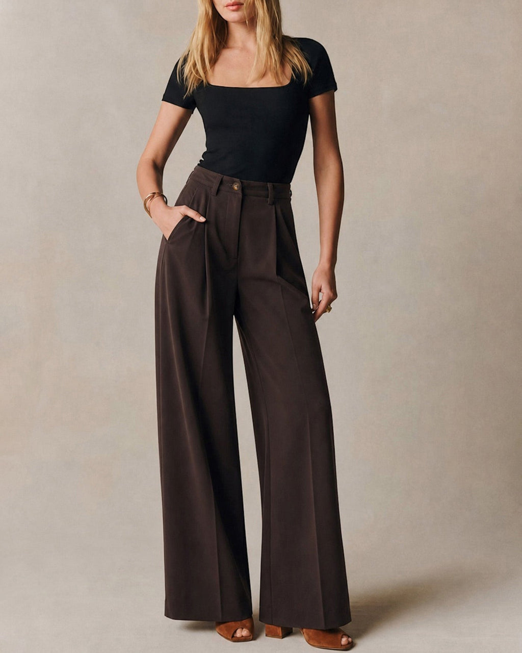 Pantalones con bolsillos y cierre con botones