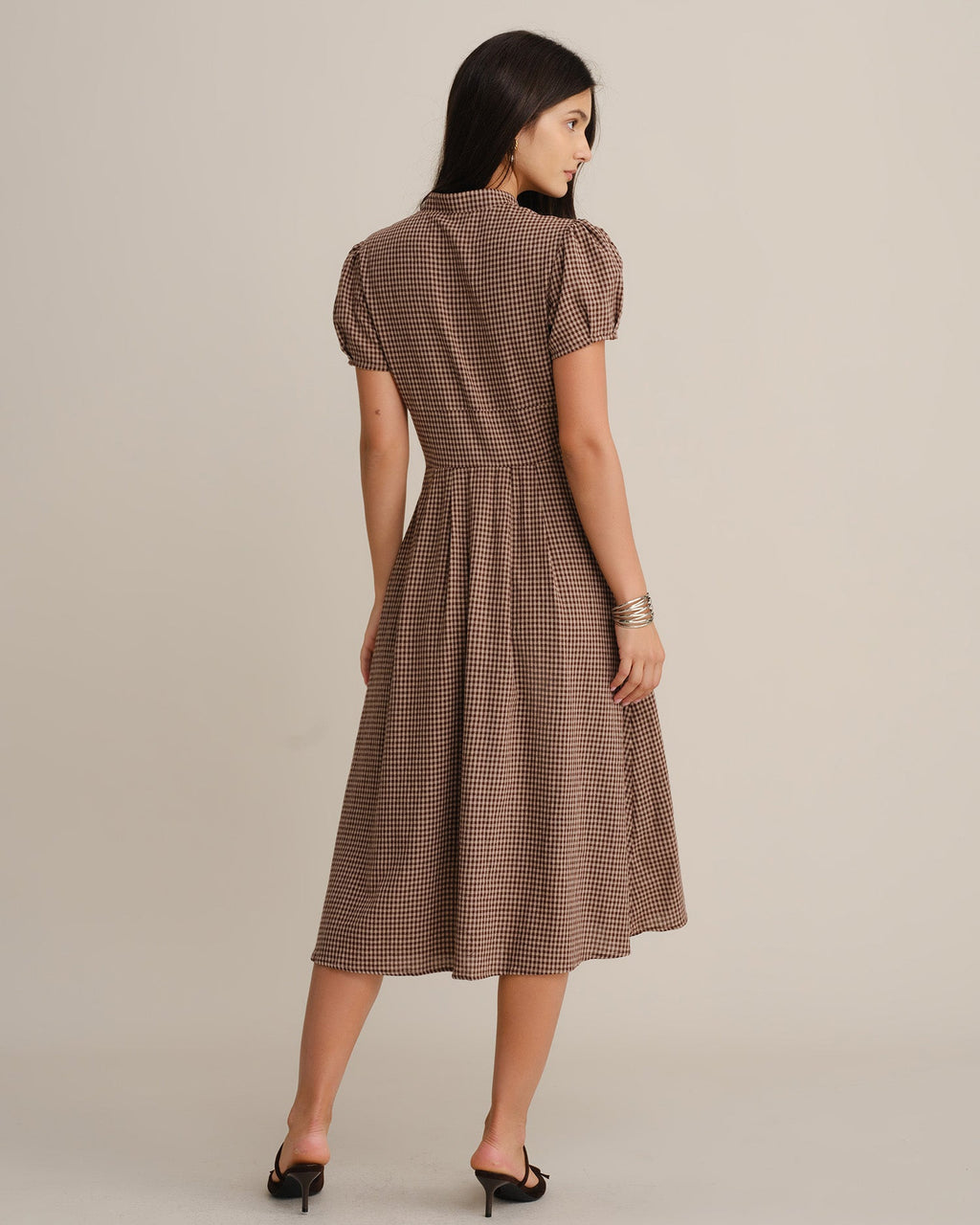 Vestido elegante marrón de cuadros