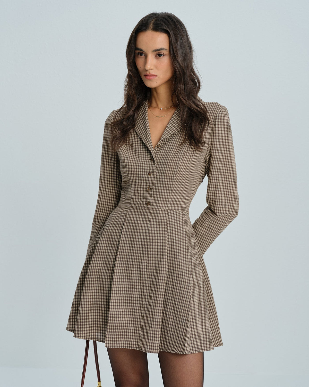 Vestido mini de algodón de cuadros vichy marrón con cuello