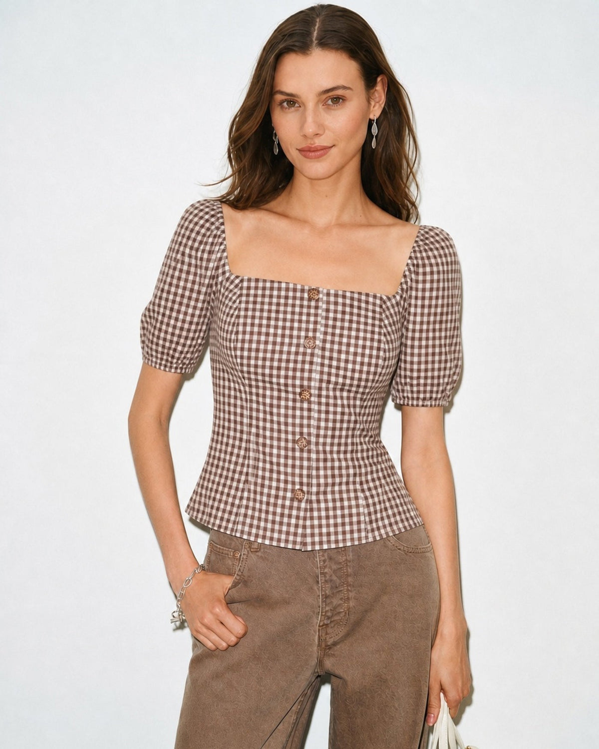 Blusa marrón de cuadros con mangas abullonadas