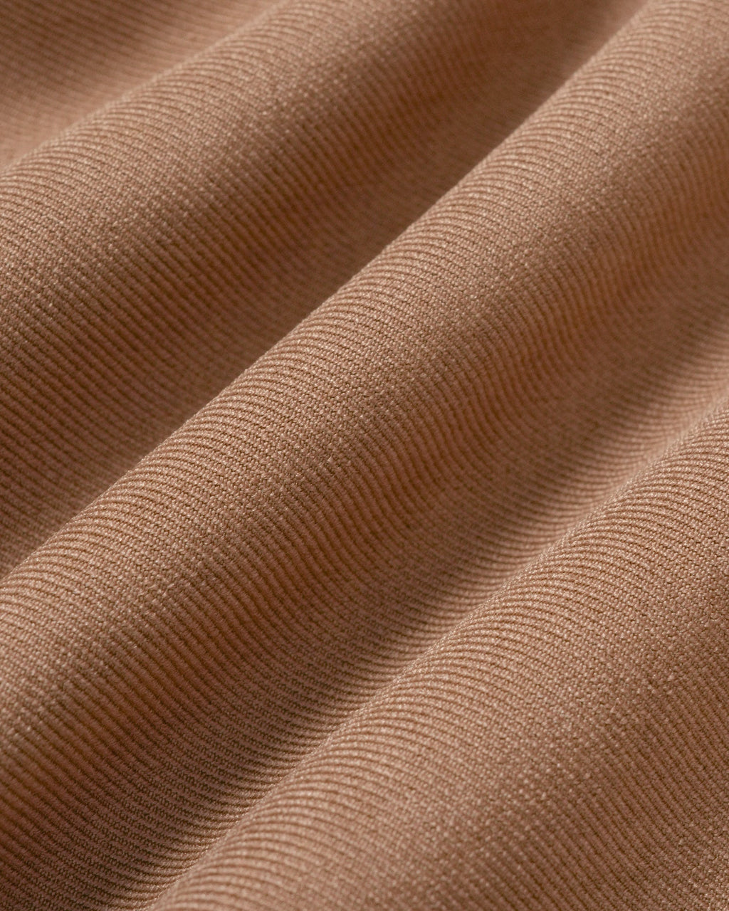 Pantalones rectos con botones y bolsillos
