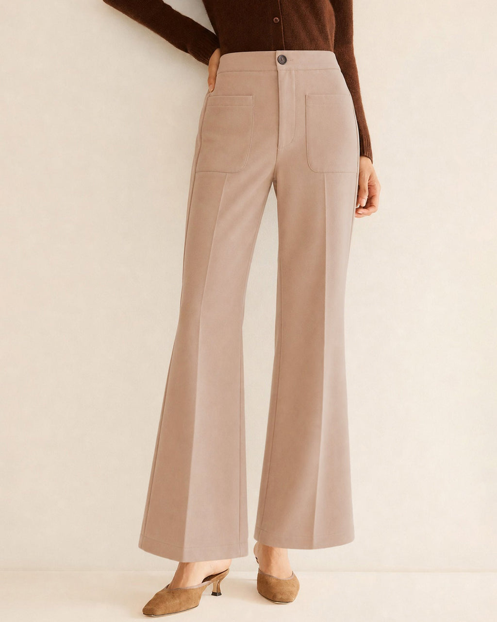 Pantalones informales de color caqui
