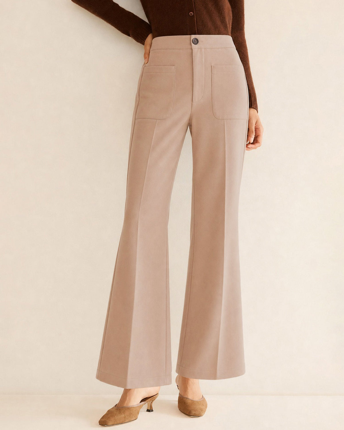 Pantalones informales de color caqui