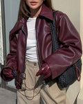 Chaqueta elegante de cuero sintético PU color granate