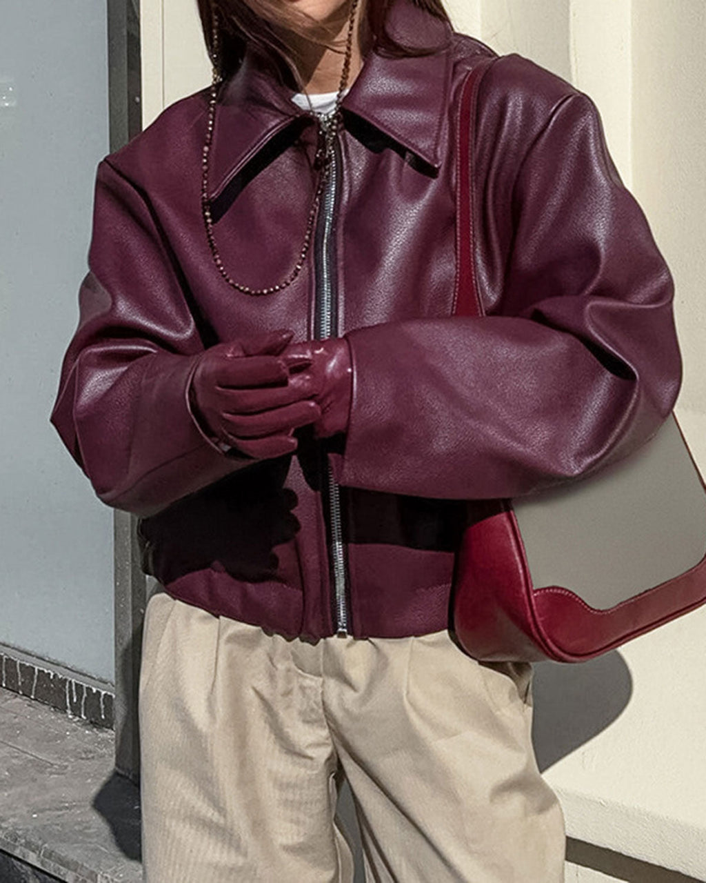 Chaqueta elegante de cuero sintético PU color granate