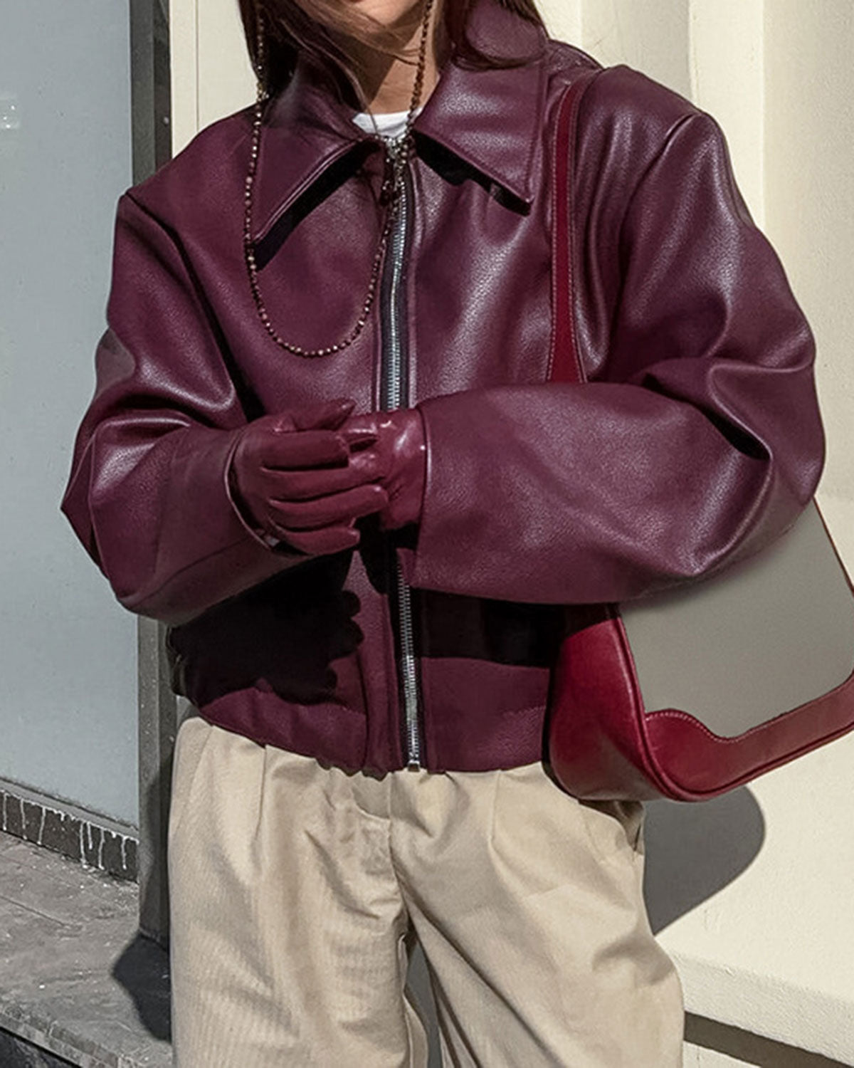 Chaqueta elegante de cuero sintético PU color granate