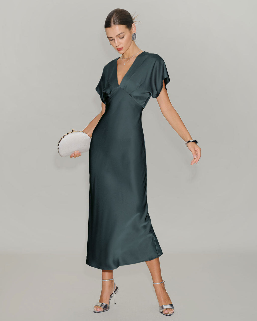 Vestido elegante de satén gris verdoso
