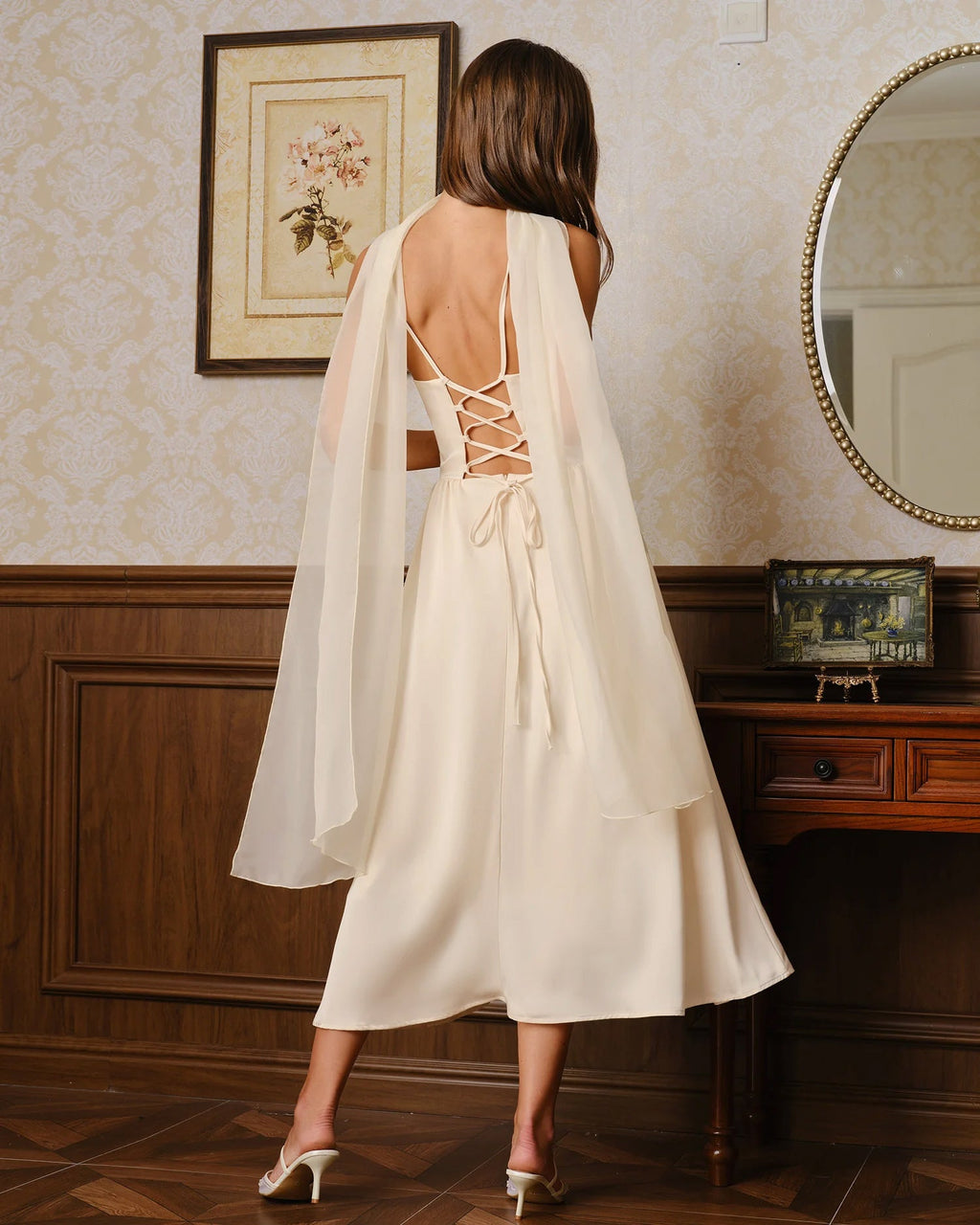 Vestido elegante color albaricoque con gasa