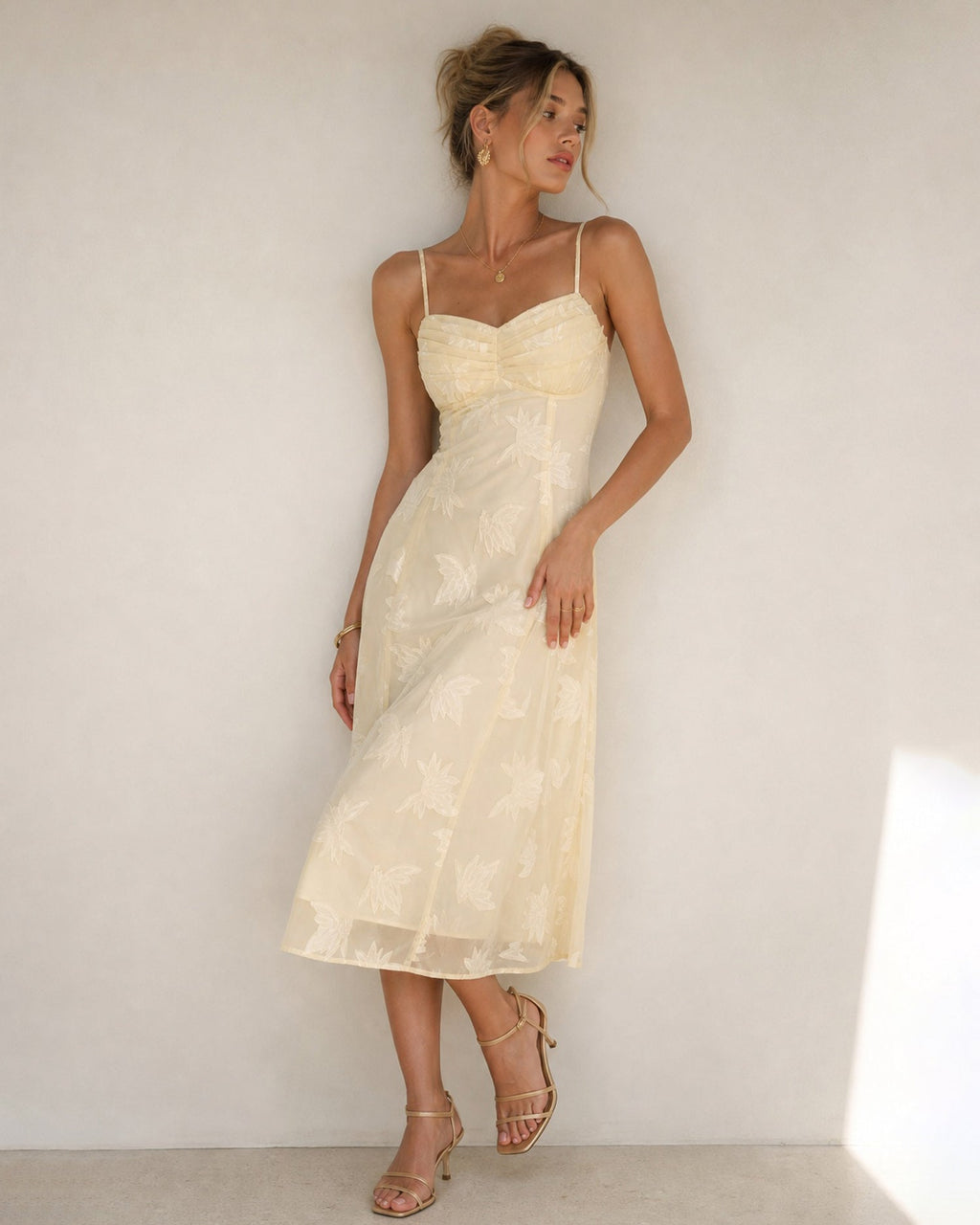Vestido de espalda de jacquard color albaricoque
